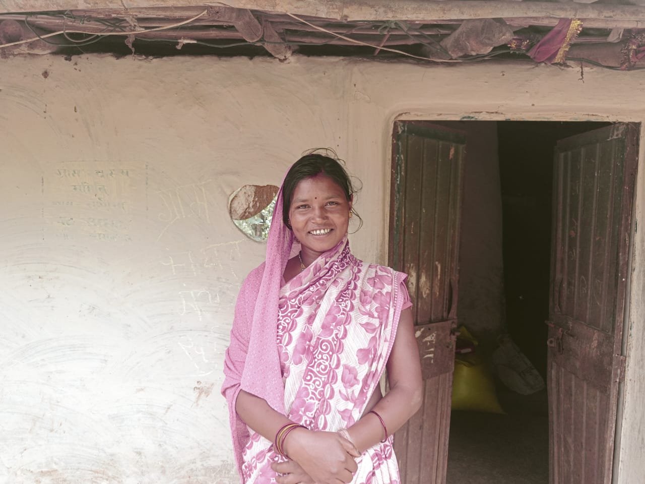 Pahari Korwa women narrating the story of Mahtari Vandan