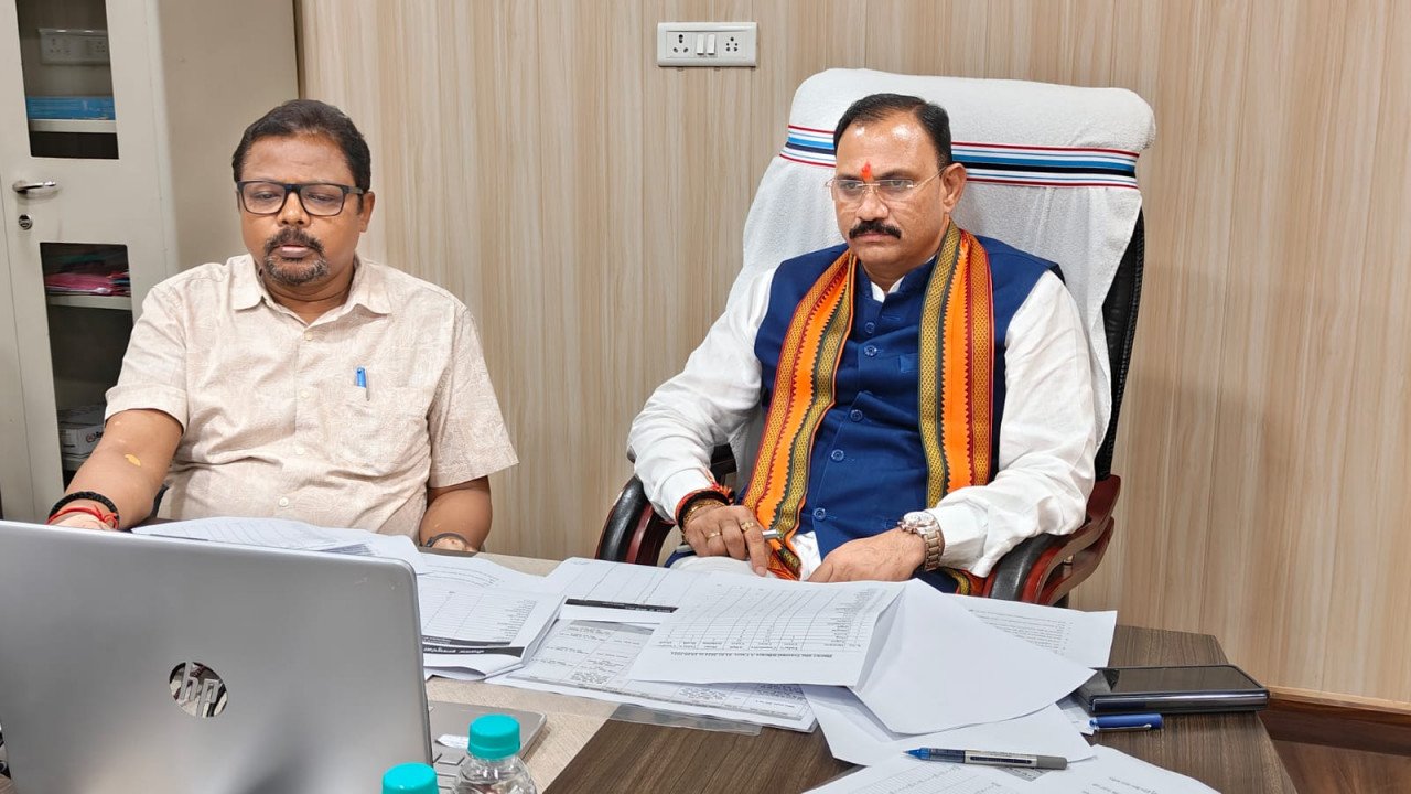 Instructions to complete preparations for opening 500 Jan Aushadhi Centers within three months