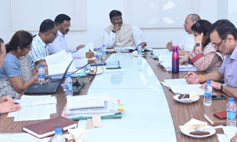 वनमंत्री कश्यप ने ली विभागीय समीक्षा बैठक 1 Forest Minister Kashyap took departmental review meeting