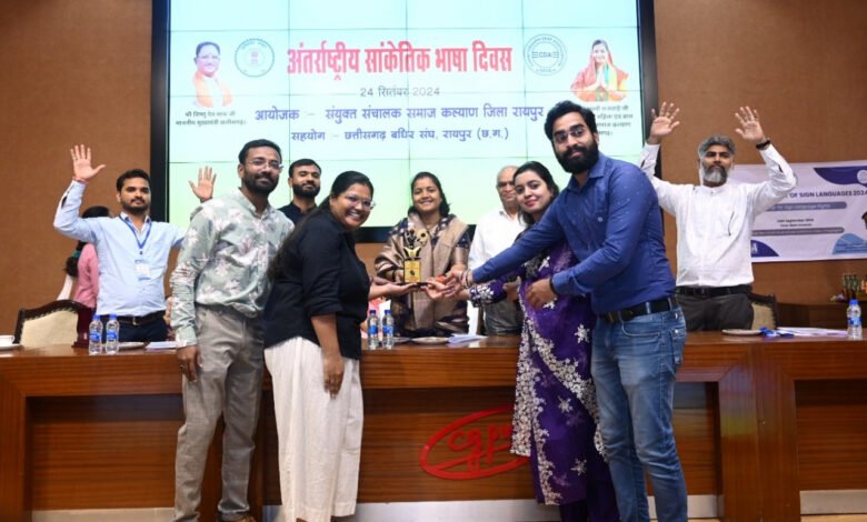 मंत्री राजवाड़े ने किया दिव्यांग जनों का सम्मान 1 Minister Rajwade honored the disabled people