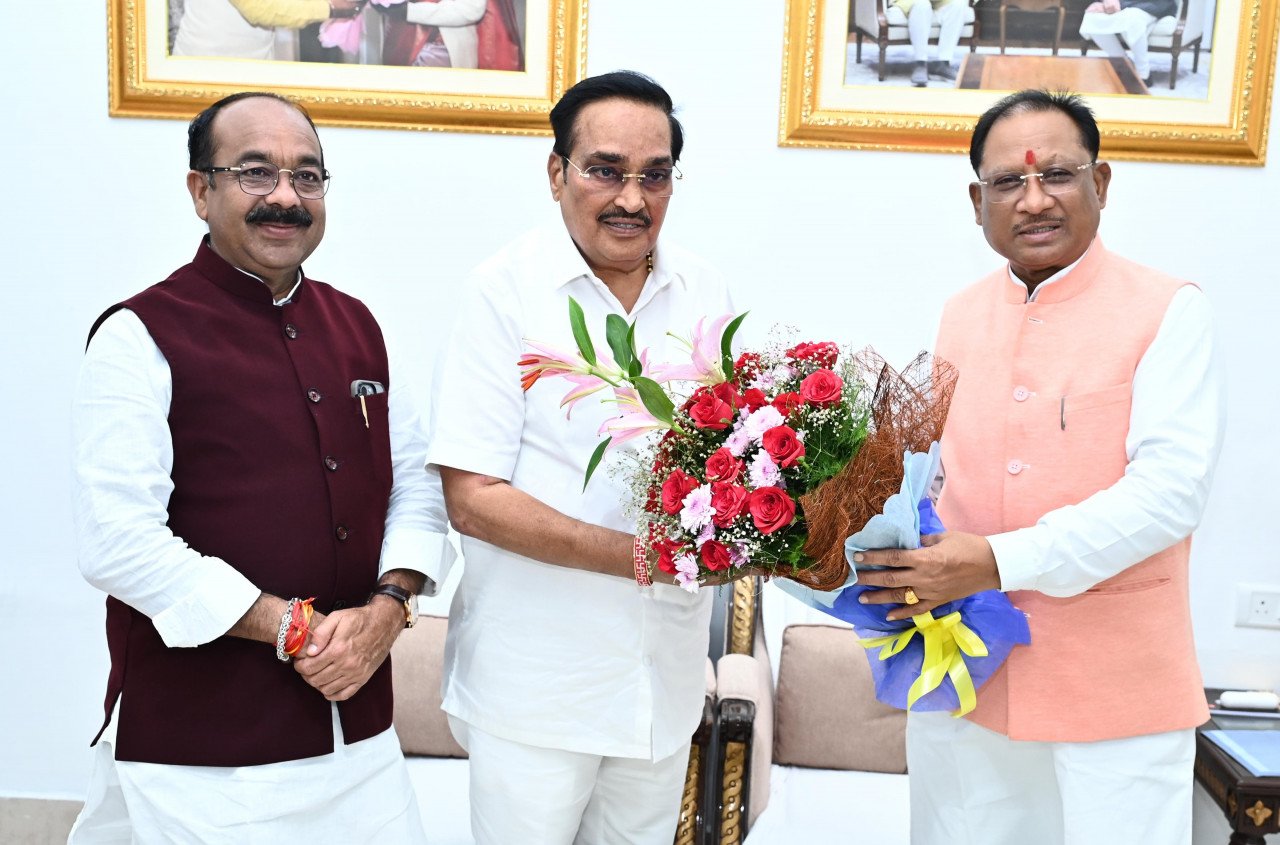 Union Jal Shakti Minister CR Patil paid courtesy call on Chief Minister Sai