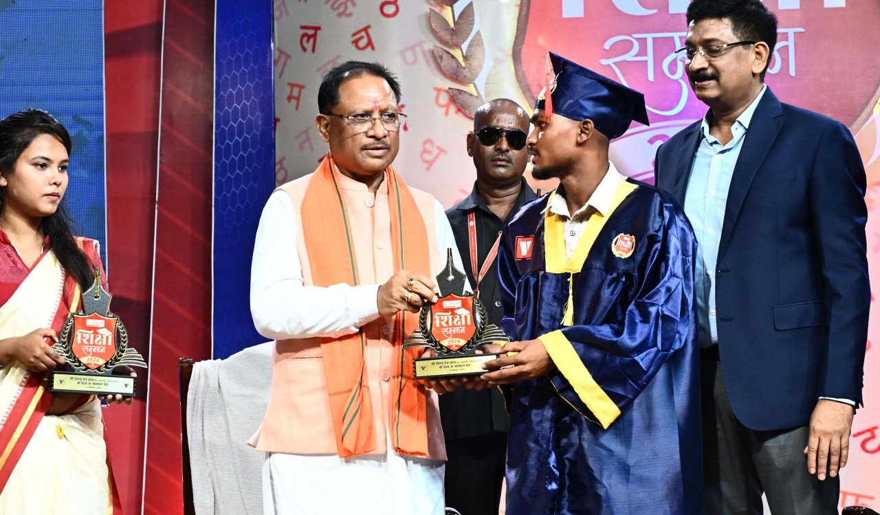 12th board topper students honored by Chief Minister Vishnu Dev Sai