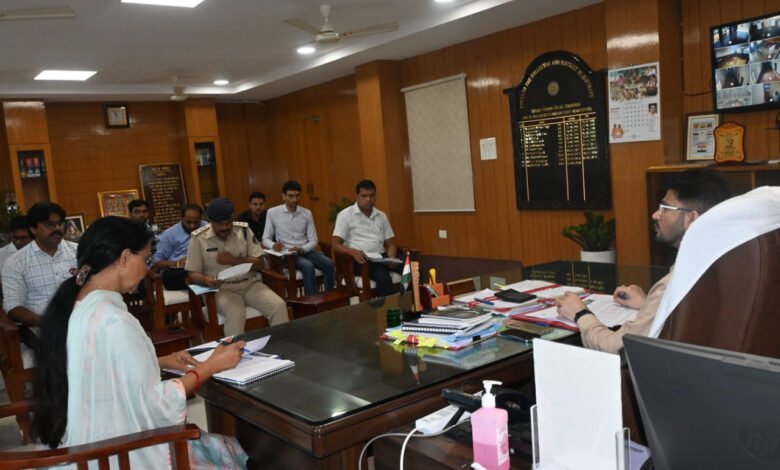 सोशल मीडिया पर जिला एवं पुलिस प्रशासन की पैनी नजर 1 District and police administration keep a close eye on social media