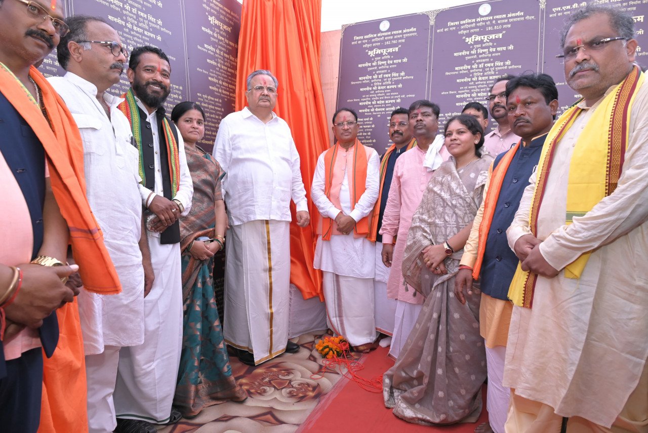 Chief Minister Vishnu Dev Sai inaugurated and performed Bhoomi Pujan of development works worth Rs 167 crore 21 lakh in Dantewada.