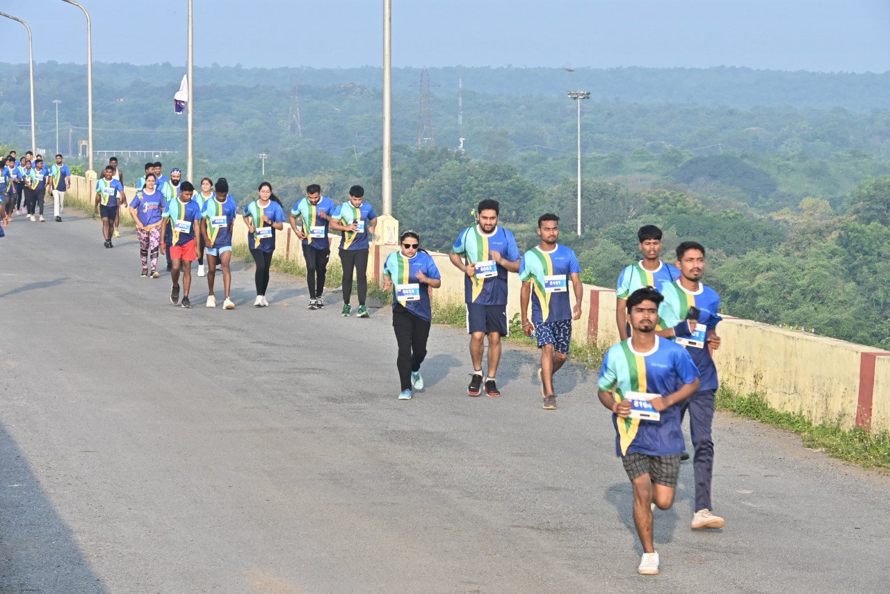 People are showing enthusiasm in the effort to save water through half marathon.