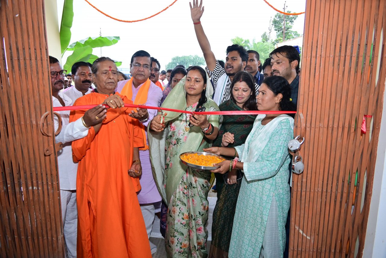 Minister Lakshmi Rajwade inaugurated new tehsil office in Latoree