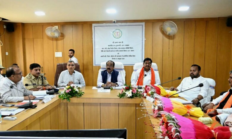 योजनाओं का लाभ सभी पात्र हितग्राहियों तक पहुंचाएं - अरुण साव 1 The benefits of the schemes should reach all the eligible beneficiaries - Arun Sao