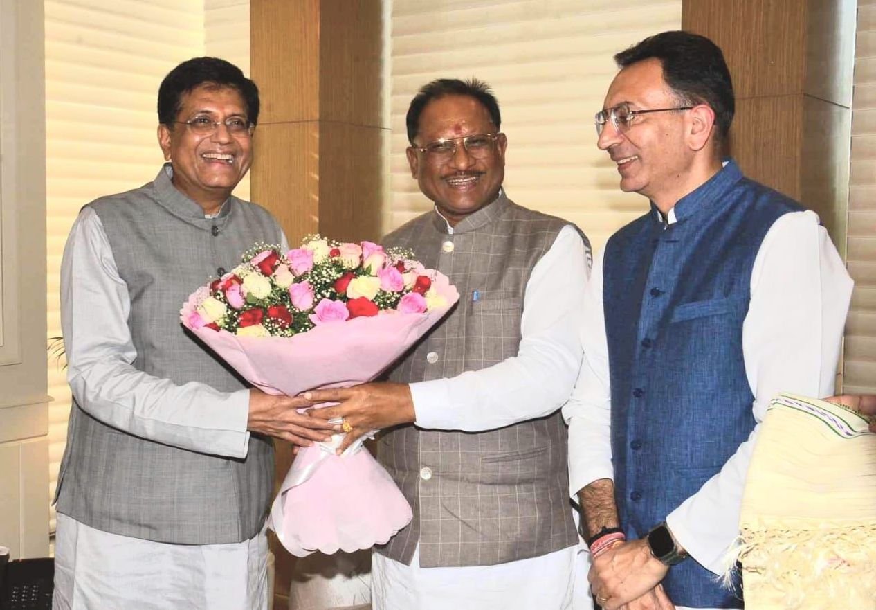 Discussion with the Union Minister on the proposals for industrial development and investment of Chhattisgarh.