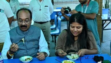 Photo of लाइब्रेरी आए उप मुख्यमंत्री अरुण साव ने भी लिया यहां के फरा-चटनी का स्वाद, सैंडविच के साथ चाय भी पी