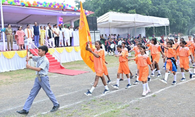 गौरेला में 24वीं राज्य स्तरीय शालेय खेल प्रतियोगिता का भव्य शुभारंभ 1 Grand inauguration of 24th state level school sports competition in Gaurela