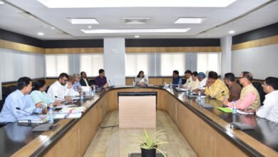 Photo of प्रमुख सचिव निहारिका बारिक सिंह ने अधिकारी-कर्मचारी संघों के प्रतिनिधियों से की चर्चा
