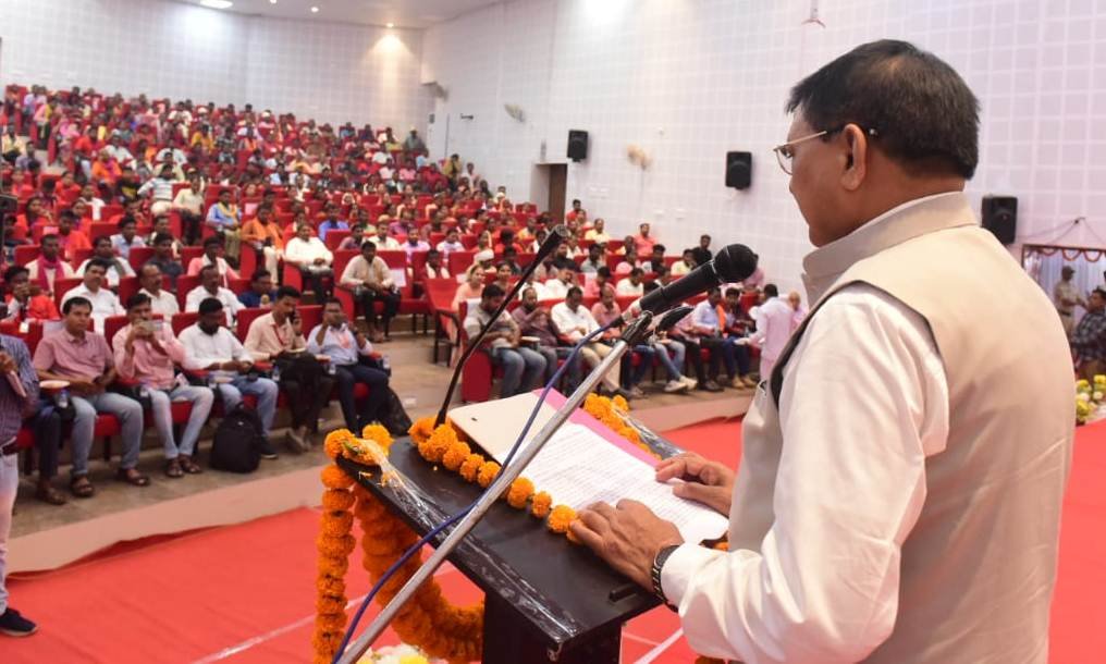 Minister Dewangan performed Bhoomi Pujan of development works worth Rs 441.07 lakh