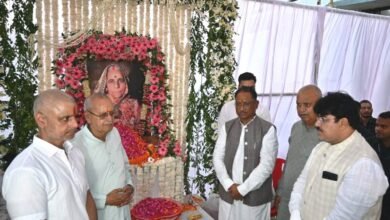 Photo of मुख्यमंत्री विष्णुदेव साय पूर्व विधायक शिवरतन शर्मा के भाभी की श्रद्धांजलि सभा में हुए शामिल