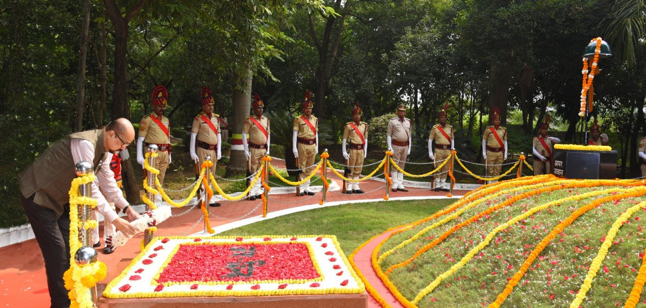 Governor participated in Police Memorial Day Parade