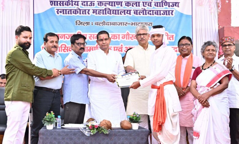 जनजातीय समाज का भारत की आजादी में महत्वपूर्ण योगदान -राजस्व मंत्री वर्मा 1 Important contribution of tribal society in India's independence - Revenue Minister Verma