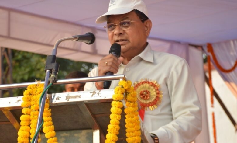 कैबिनेट मंत्री लखन लाल देवांगन ने 24वीं राज्य स्तरीय शालेय खेल प्रतियोगिता का किया शुभारंभ 1 Cabinet Minister Lakhan Lal Dewangan inaugurated the 24th State Level School Sports Competition