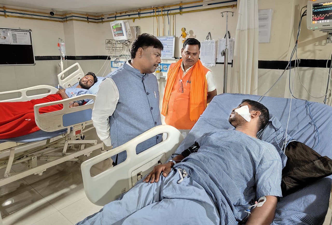 Forest Minister met the injured soldiers and inquired about their well being.