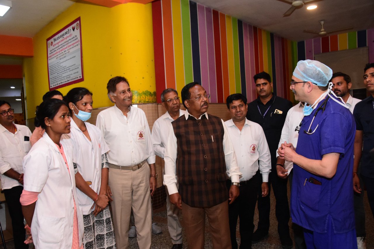 The Minister expressed his gratitude to Shri Satya Sai Sanjeevani Hospital for the noble work of providing free treatment to children.