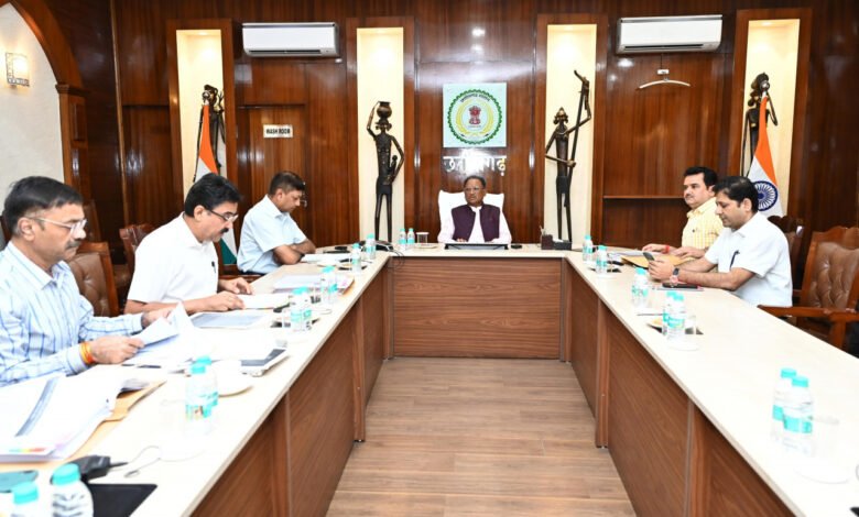 मुख्यमंत्री विष्णु देव साय की अध्यक्षता में छत्तीसगढ़ खनिज विकास निधि सलाहकार समिति की 20 वीं बैठक सम्पन्न 1 20th meeting of Chhattisgarh Mineral Development Fund Advisory Committee concluded under the chairmanship of Chief Minister Vishnu Dev Sai.
