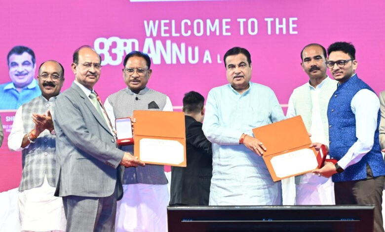 दो साल में अमेरिकन सड़कों के नेटवर्क की तरह होगा छत्तीसगढ़ का नेटवर्क, 20 हजार करोड़ रुपए के कार्यों की दी स्वीकृति 1 Chhattisgarh's network will be like the American road network in two years, approval given for works worth Rs 20 thousand crores