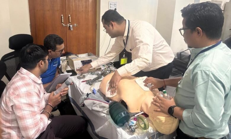 नेहरू चिकित्सा महाविद्यालय में बीएलएस एवं एसीएलएस के तीन दिवसीय प्रशिक्षण कार्यशाला का हुआ समापन 1 Three day training workshop of BLS and ACLS concluded in Nehru Medical College