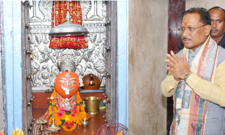 मुख्यमंत्री विष्णु देव साय ने माँ चन्द्रहासिनी की पूजा-अर्चना की 1 Chief Minister Vishnu Dev Sai worshiped Mother Chandrahasini