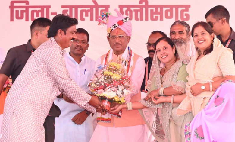 जनजाति गौरव दिवस एवं कंवर समाज सम्मेलन में शामिल हुए मुख्यमंत्री 1 Chief Minister participated in Tribal Pride Day and Kanwar Samaj Conference