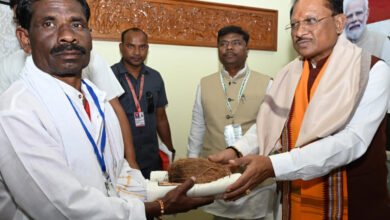 Photo of मुख्यमंत्री विष्णु देव साय ने जनजातीय परंपरा के संरक्षक बैगा, गुनिया और सिरहा को किया सम्मानित