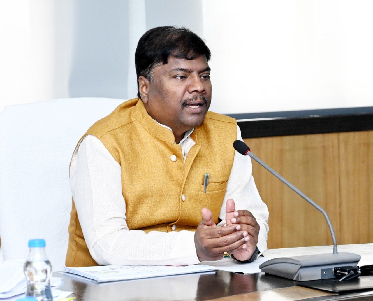 All public representatives and farmers should be linked to cooperatives: Kedar Kashyap