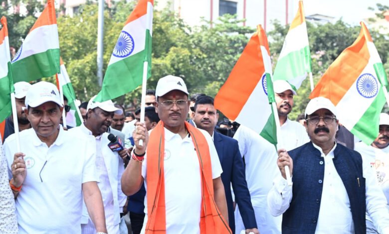 संविधान दिवस पदयात्रा में मुख्यमंत्री सहित मंत्रीगण और विधायक हुए शामिल 1 Ministers and MLAs including Chief Minister participated in the Constitution Day Padyatra.