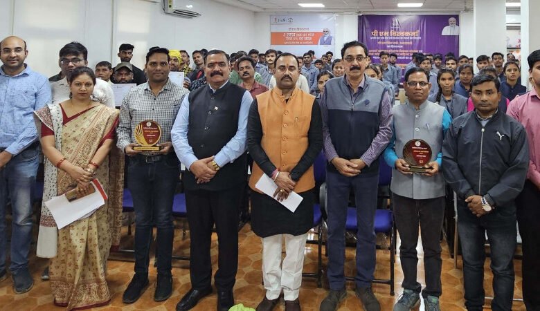 ’अमृतकाल: छत्तीसगढ़ विजन / 2047’ : सड्डू आईटीआई में संविधान दिवस पर प्रस्तावना का हुआ वाचन 1 'Amritkal: Chhattisgarh Vision / 2047': Preamble read on Constitution Day in Saddu ITI