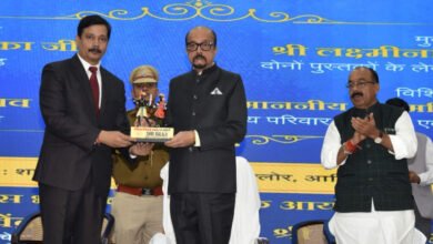Photo of संविधान को केवल पढ़े नहीं बल्कि इसे समझे और इसका पालन करें-रमेन डेका