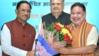 Photo of विधानसभा अध्यक्ष डॉ. रमन सिंह ने नवनिर्वाचित विधायक सुनील सोनी को विधानसभा सदस्यता की दिलाई शपथ