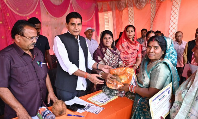 विकसित राज्य बनाने विभिन्न योजनाओं का किया जा रहा क्रियान्वयन : मंत्री वर्मा 1 Various schemes are being implemented to create a developed state: Minister Verma