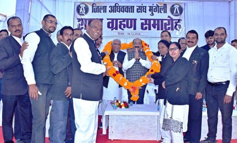 उप मुख्यमंत्री अधिवक्ता संघ के शपथ ग्रहण समारोह में हुए शामिल 1 Deputy Chief Minister attended the swearing in ceremony of the Advocates Association