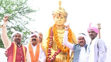 Photo of उप मुख्यमंत्री विजय शर्मा ने जगदलपुर में शहीद गेंद सिंह की प्रतिमा का किया अनावरण