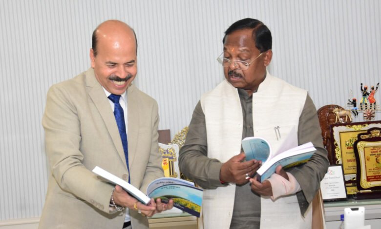 किसानों के लिए उपयोगी है कृषि दर्शिका: कृषि मंत्री नेताम 1 Agricultural guide is useful for farmers: Agriculture Minister Netam