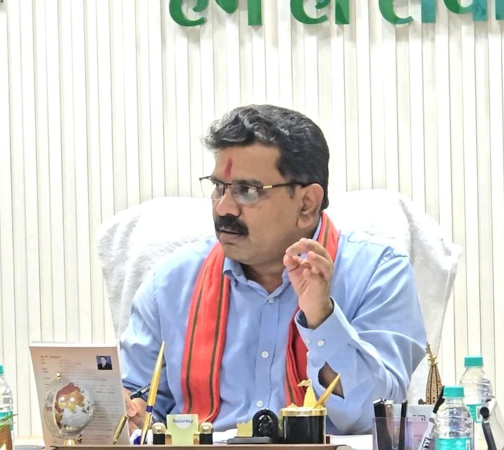 Deputy Chief Minister Vijay Sharma reviewed the works of Technical Education and Employment and Science and Technology Department.