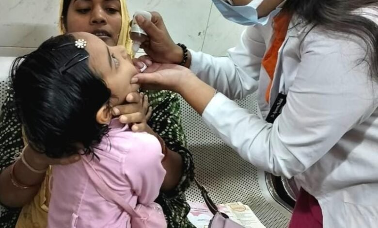 आयुर्वेद चिकित्सा महाविद्यालय में 2516 बच्चों का स्वर्णप्राशन 1 Golden award for 2516 children in Ayurvedic Medical College