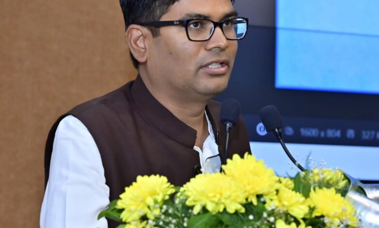कल्याणकारी योजनाओं को हितग्राहियों तक पहुंचाने में बैकों की है महत्वपूर्ण भूमिका: वित्त मंत्री 1 Banks have an important role in taking welfare schemes to the beneficiaries: Finance Minister