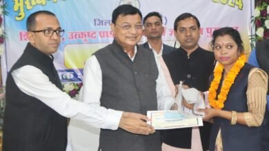Photo of श्रम मंत्री देवांगन ने मुख्यमंत्री शिक्षा गौरव अलंकरण 2024 के शिक्षकों का किया सम्मान