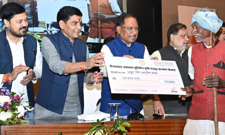 छत्तीसगढ़ के हर नागरिक तक पहुंचे सुशासन का लाभ, हमारी सरकार का है यही प्रयास - मुख्यमंत्री साय 1 The benefits of good governance should reach every citizen of Chhattisgarh, this is the effort of our government - Chief Minister Sai