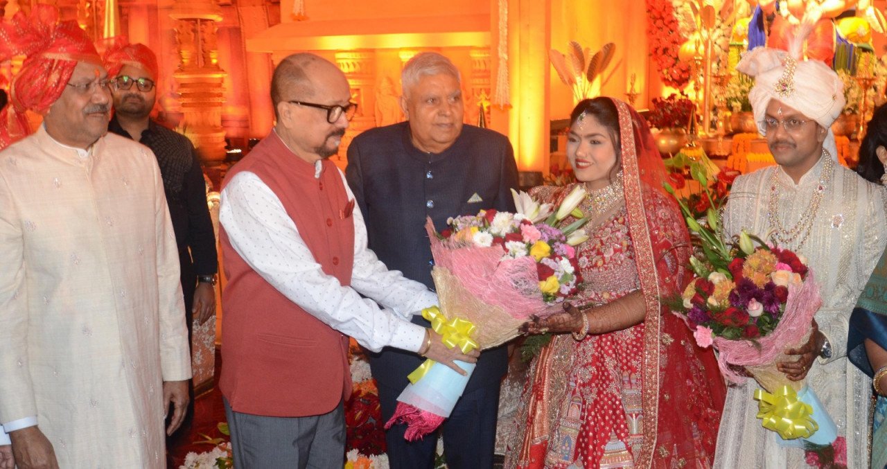 Governor attended the wedding ceremony of son of Deka MP Brijmohan Agarwal.