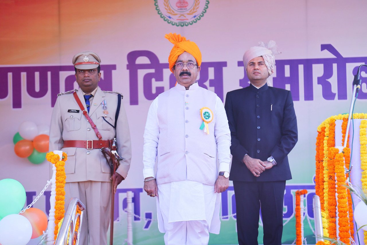 Deputy Chief Minister Arun Sao hoisted the national flag in Raigarh on the 76th Republic Day.