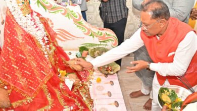 Photo of बसंत पंचमी पर्व पर मुख्यमंत्री साय मां शारदा धाम पहुंचे
