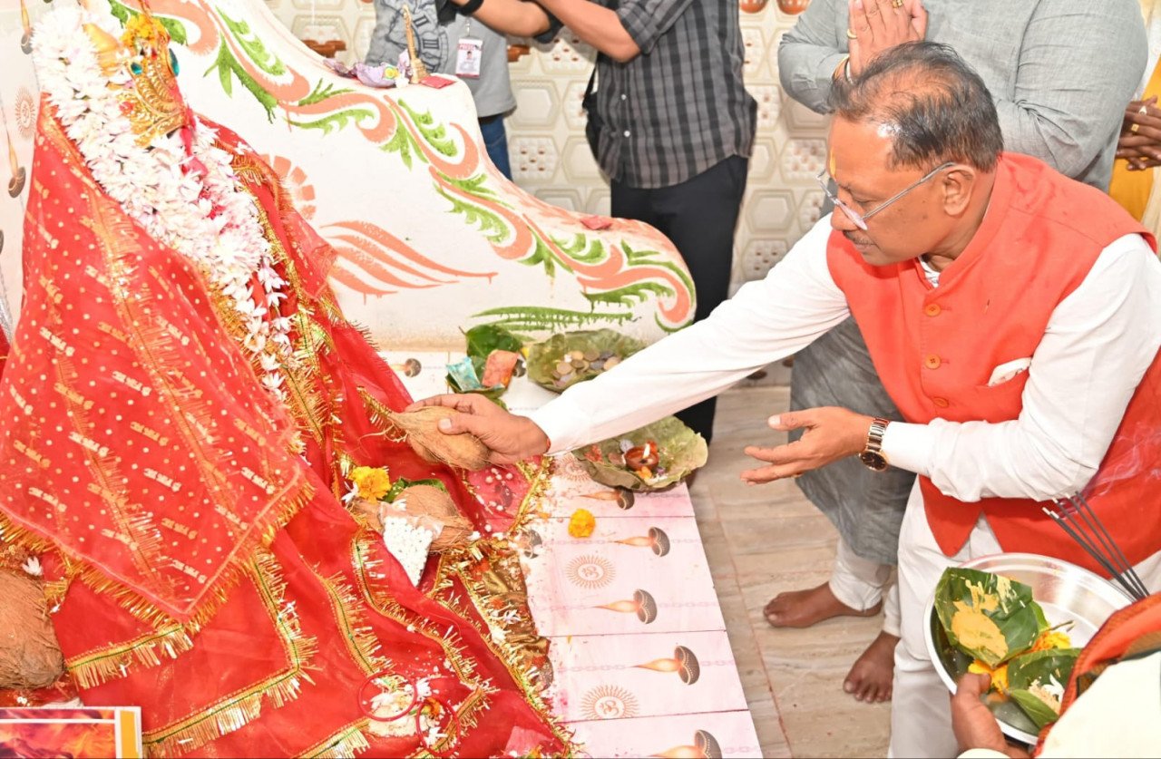 Chief Minister Sai Maa reached Sharda Dham on Basant Panchami festival
