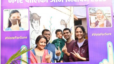 Photo of राज्य निर्वाचन आयुक्त अजय सिंह ने किया अपने मताधिकार का प्रयोग