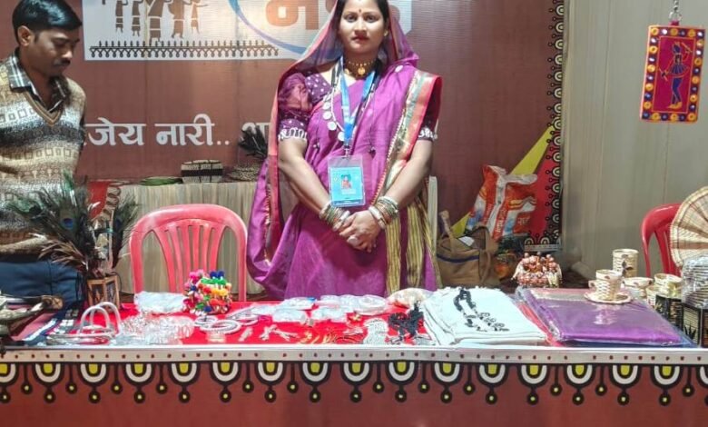 राज्य स्तरीय महिला मड़ई को लोगों का मिल रहा अच्छा प्रतिसाद 1 State level Mahila Madai is getting good response from people