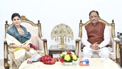 Photo of  मुख्यमंत्री विष्णु देव साय से प्रसिद्ध कथावाचक देवी चित्रलेखा की सौजन्य भेंट