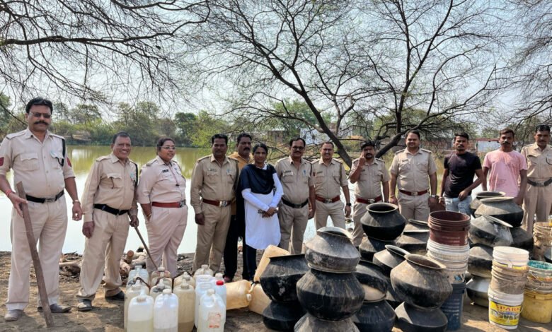 दुर्ग जिले में 200 लीटर महुआ शराब और 4,000 किलो लाहन जब्त 1 200 liters of Mahua liquor and 4,000 kg of lahan seized in Durg district
